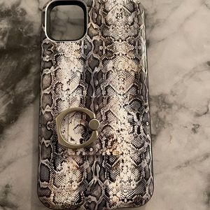 Snakeskin LuxyLemon Charging Case